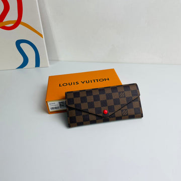 EC - LOV Wallet - 1303