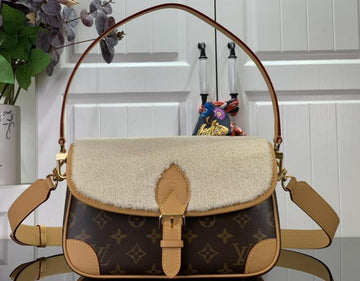 EC - LOV Bags - 704