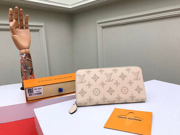 EC - LOV Wallet - 097