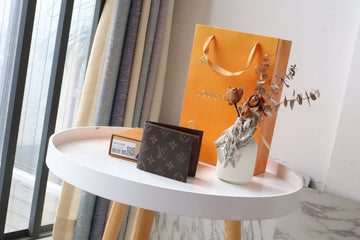 EC - LOV Wallet - 234