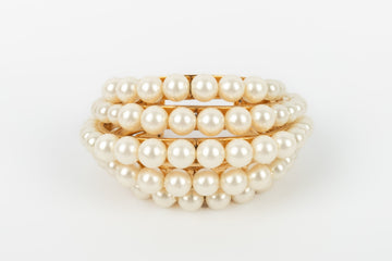 Bracelet manchette de perles nacrées Chanel