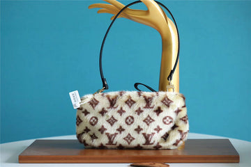 EC Fashion Lu-Vi bags - 8402