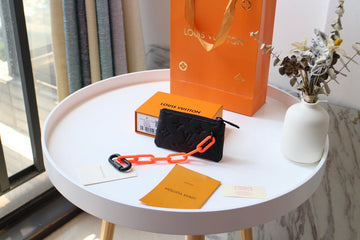 EC - LOV Wallet - 1041