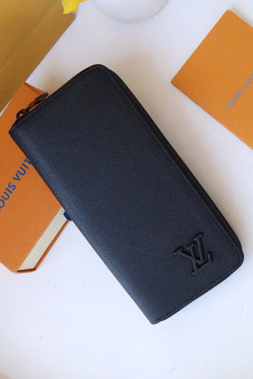 EC - LOV Wallet - 741