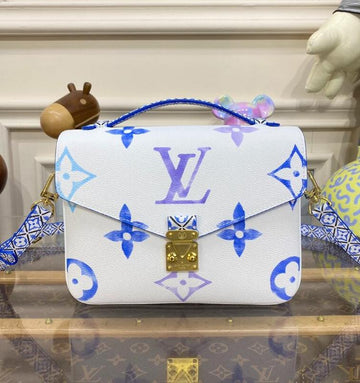 EC - LOV Bags - 1030