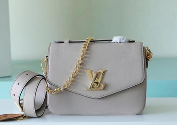 EC - LOV Bags - 1148
