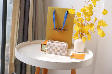 EC - LOV Wallet - 084
