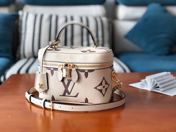 EC - LOV Women Bag - 3104