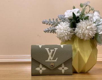 EC - LOV Bags - 586