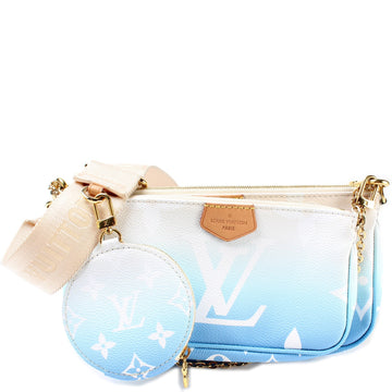Multipochette By The Pool