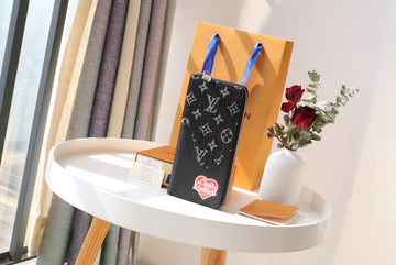EC - LOV Wallet - 934