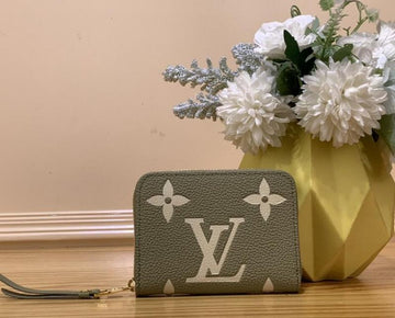 EC - LOV Bags - 588