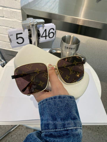 EC - LOV Sunglass - 113
