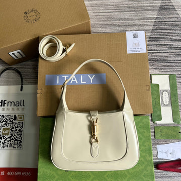 EC JACKIE SMALL 28 SHOULDER BAG IN WHITE CALFSKIN