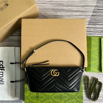 EC MARMONT SMALL 23 HANDBAG IN BLACK CALFSKIN WITH GOLDEN LOGO