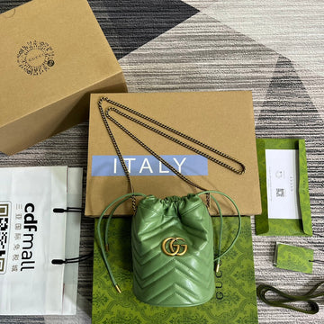 EC MARMONT 17 BUCKET BAG IN LIGHT GREEN CALFSKIN