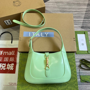 EC JACKIE SMALL 28 SHOULDER BAG IN LIGHT GREEN CALFSKIN