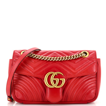 GUCCI GG Marmont Flap Bag Matelasse Leather Medium