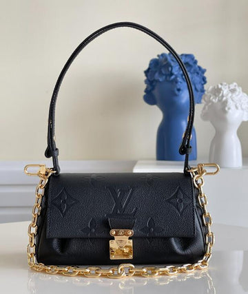 EC - LOV Bags - 2220