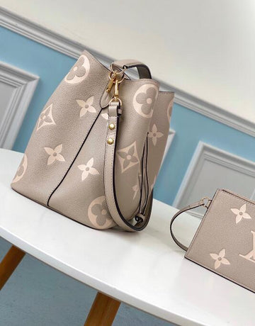 EC - LOV Bags - 2698