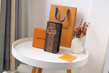 EC - LOV Wallet - 636