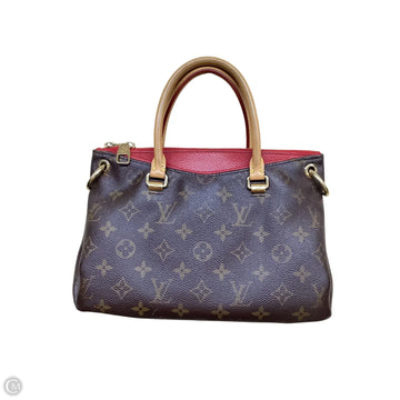 Handbag Luxury Designer By Louis Vuitton, Size: Medium