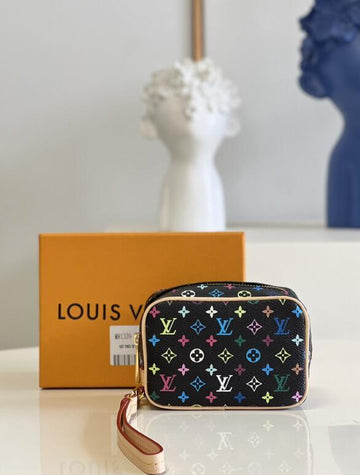 EC - LOV Bags - 1597