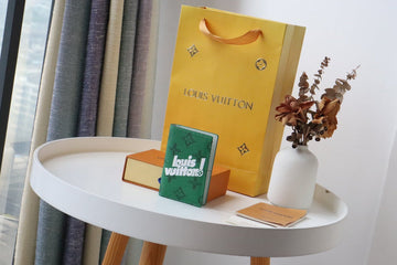 EC - LOV Wallet - 1374