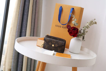 EC - LOV Wallet - 1412