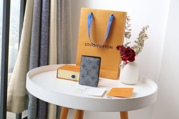 EC - LOV Wallet - 246