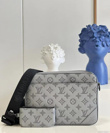 EC - LOV Bags - 1830