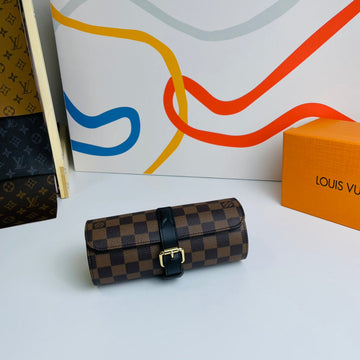 EC - LOV Wallet - 1216
