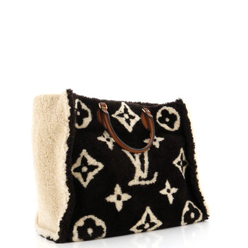 Louis Vuitton OnTheGo Tote Monogram Giant Teddy Fleece GM