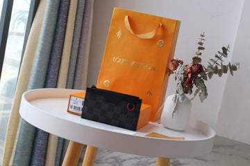 EC - LOV Wallet - 1014