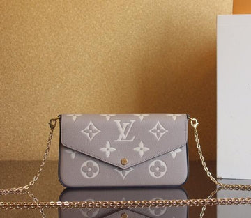 EC - LOV Bags - 2275