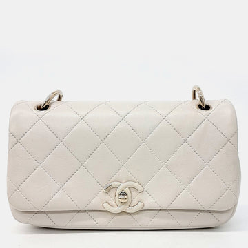 Chain Shoulder And Crossbody Bag