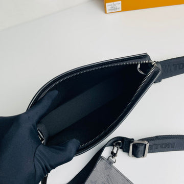 EC - LOV Wallet - 1418