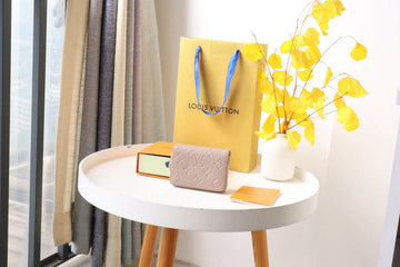 EC - LOV Wallet - 064