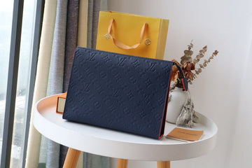 EC - LOV Wallet - 1370