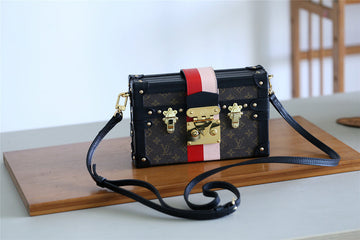 EC Fashion Lu-Vi bags - 8235