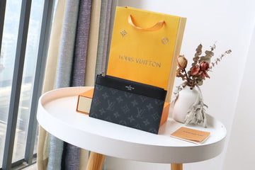 EC - LOV Wallet - 1357