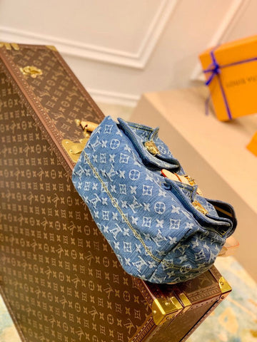 EC - LOV Women Bag - 1013
