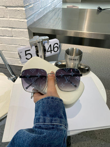 EC - LOV Sunglass - 216
