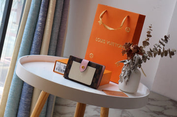 EC - LOV Wallet - 1069
