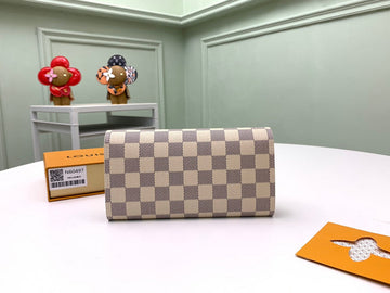 EC - LOV Wallet - 169