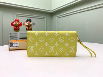 EC - LOV Wallet - 917