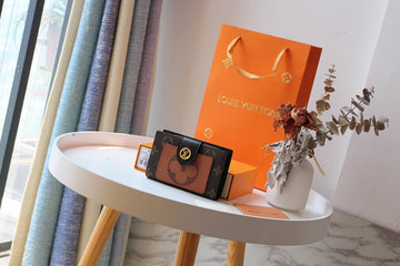 EC - LOV Wallet - 763