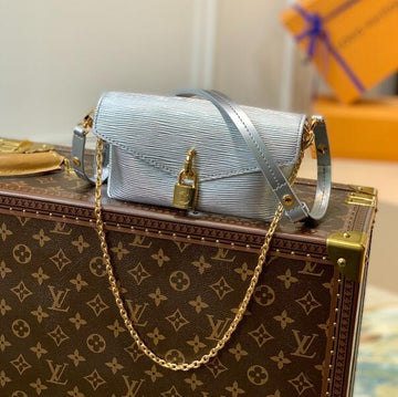 EC - LOV Bags - 2259