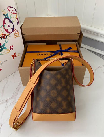 EC - LOV Bags - 1550