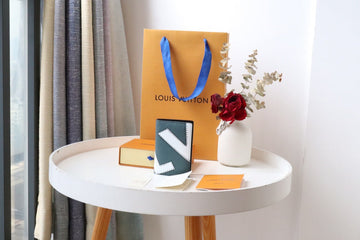 EC - LOV Wallet - 1000